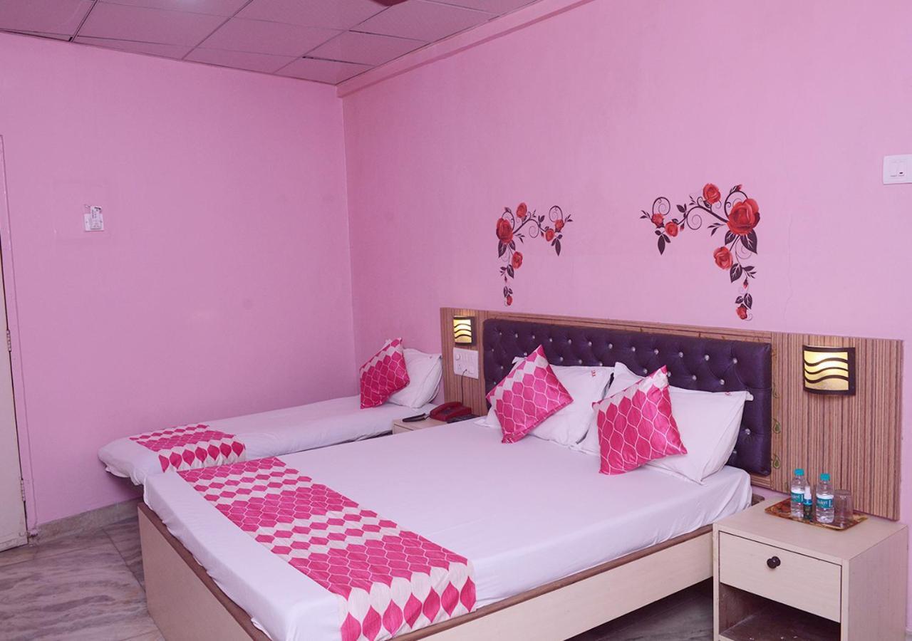 Srk Hotel Мумбаи Экстерьер фото