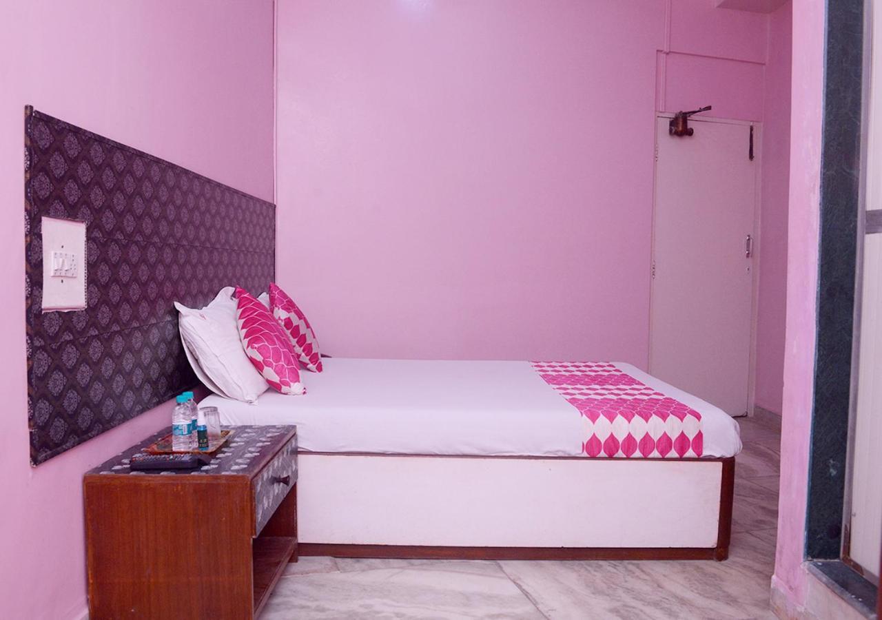 Srk Hotel Мумбаи Экстерьер фото
