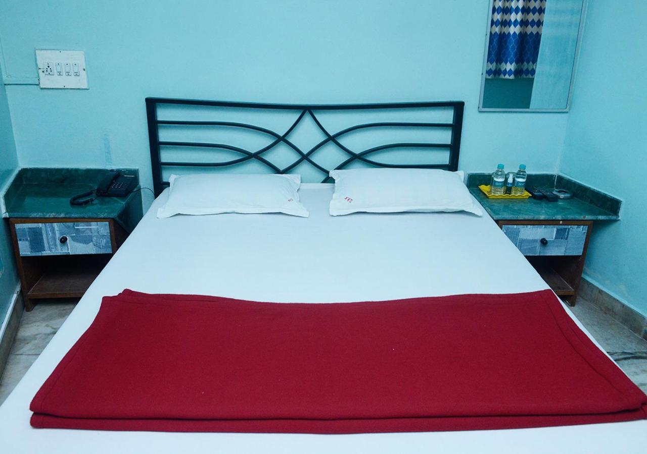 Srk Hotel Мумбаи Экстерьер фото