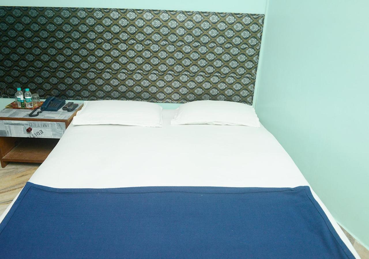 Srk Hotel Мумбаи Экстерьер фото