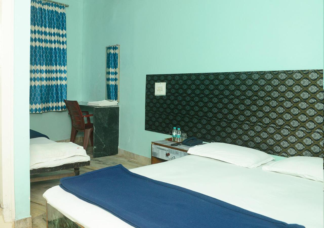 Srk Hotel Мумбаи Экстерьер фото