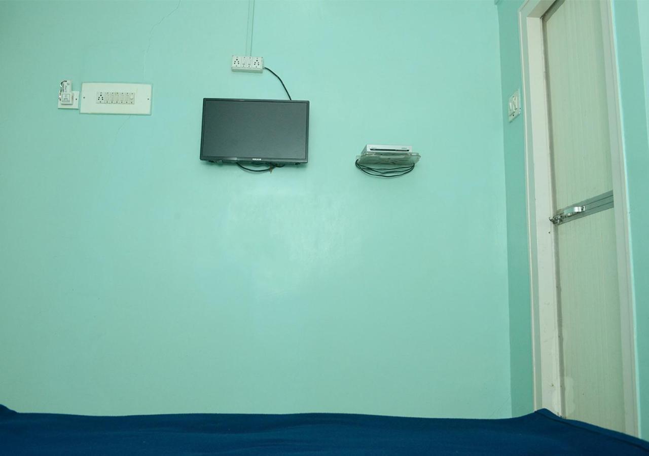 Srk Hotel Мумбаи Экстерьер фото