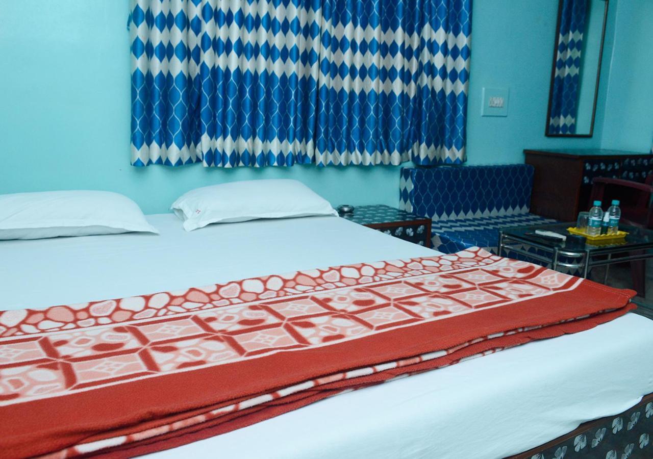 Srk Hotel Мумбаи Экстерьер фото