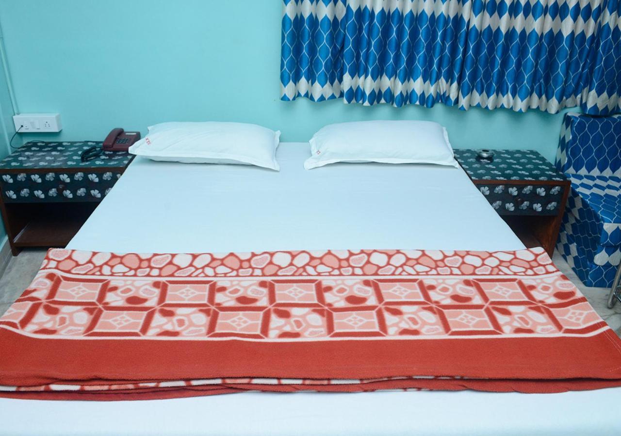 Srk Hotel Мумбаи Экстерьер фото