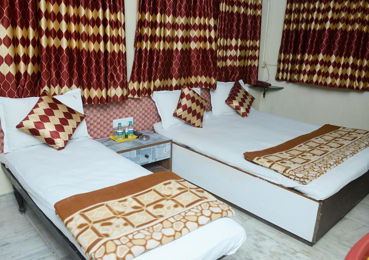 Srk Hotel Мумбаи Экстерьер фото